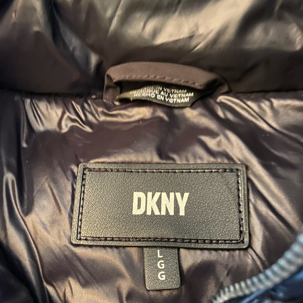 NWT DKNY BLACK BIBBED SHAWL COLLAR HOODED PUFFER SIZE LARGE - Picture 9 of 10
